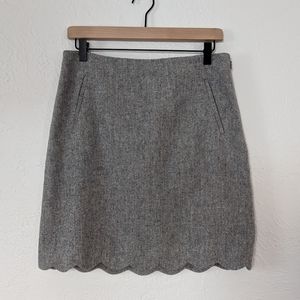 Talbot's Mini Skirt Size Petite 8 Gray White Herringbone Scallop Hem Wool Blend
